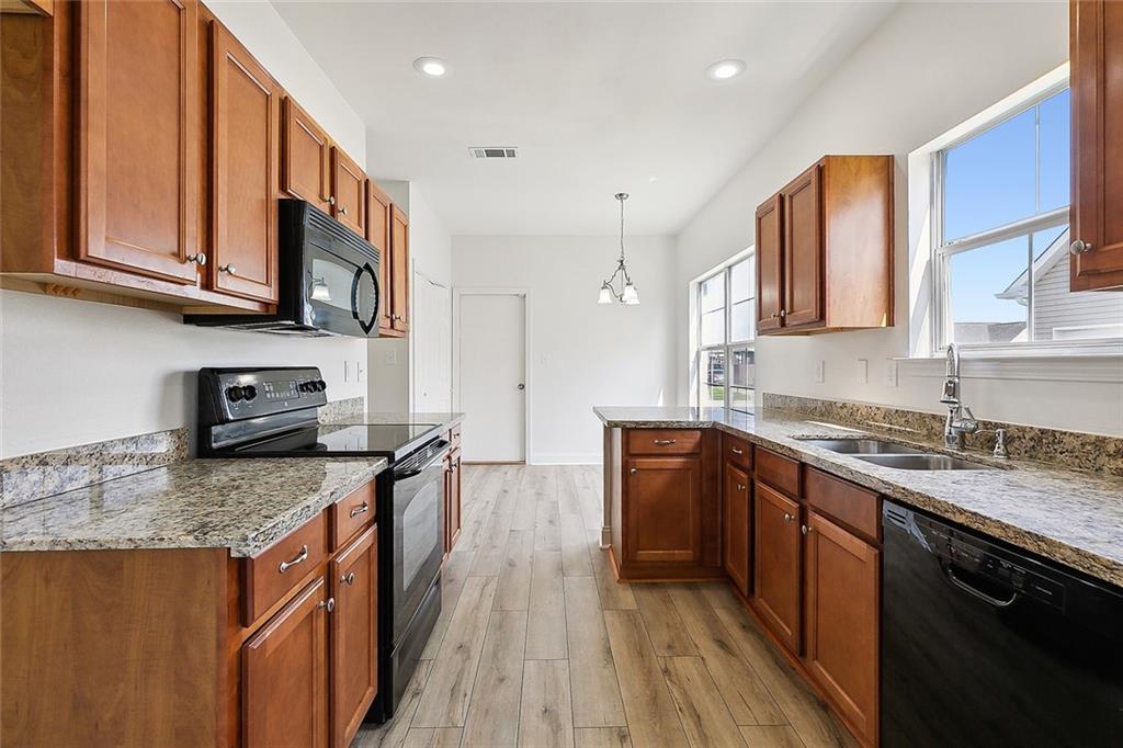 5233 SAVANNAH Lane