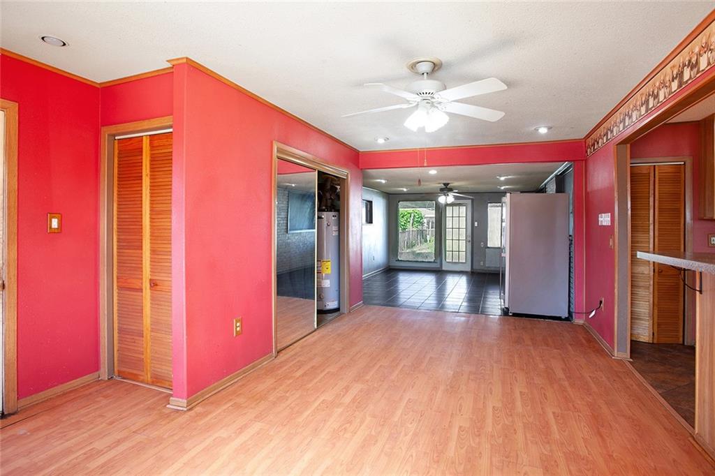 1376 MAPLEWOOD Drive