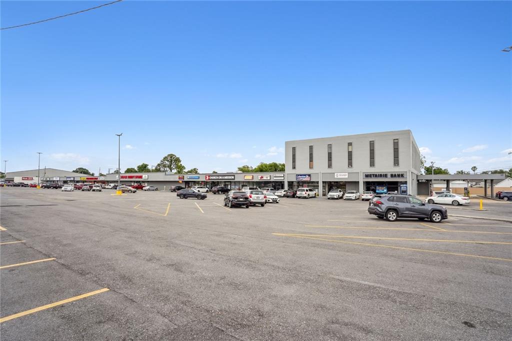 7809 AIRLINE Drive 311C