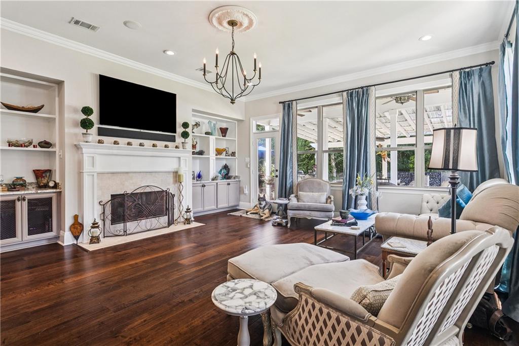 114 PINE CREEK Drive