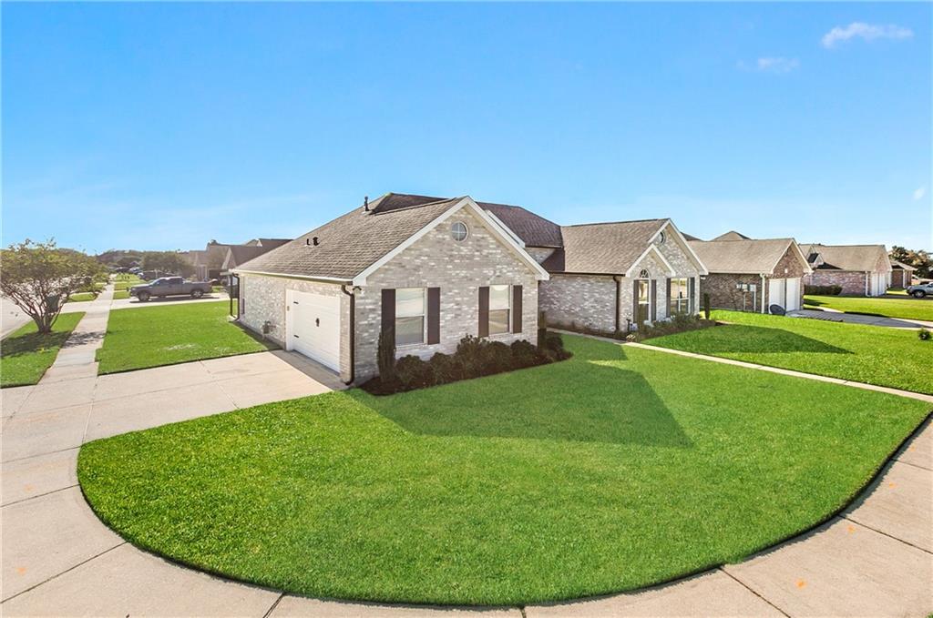 101 NICOLE Drive