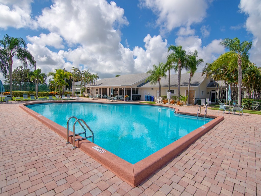 434 Grove Isle Circle 434