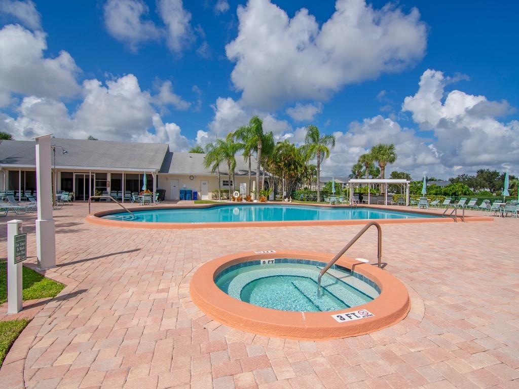 434 Grove Isle Circle 434