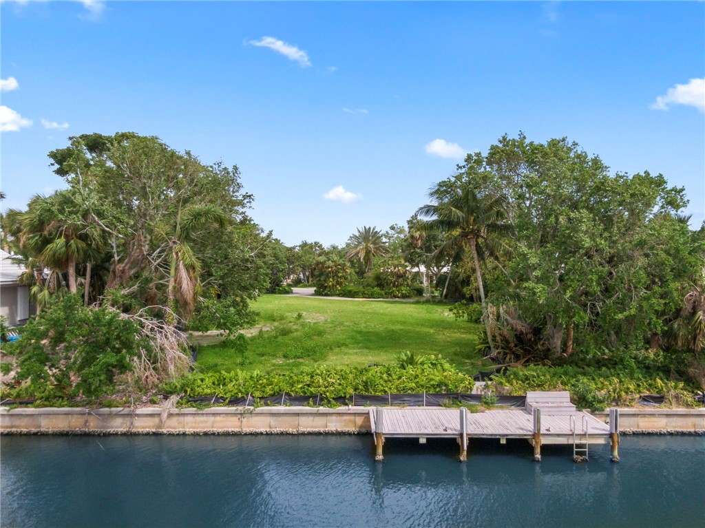 524 Bay Drive