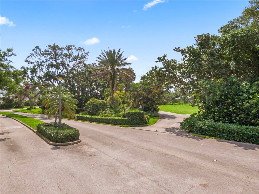 524 Bay Drive
