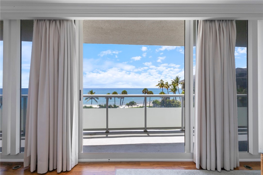 3554 Ocean Drive 403S