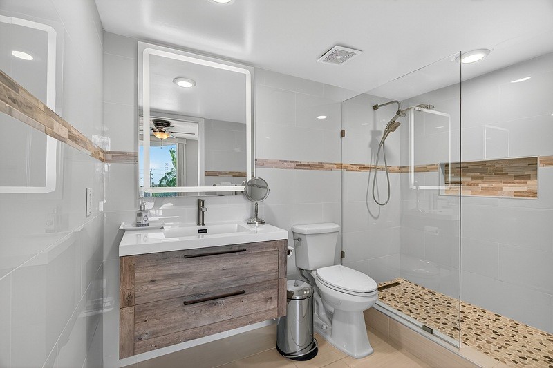 3554 Ocean Drive 302S