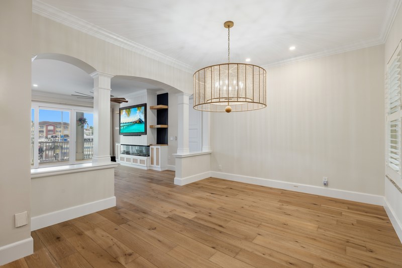 5545 E Harbor Village Drive