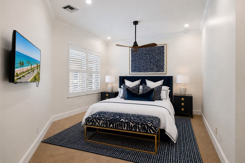 5545 E Harbor Village Drive