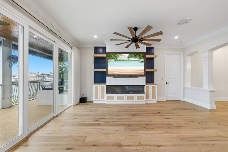 5545 E Harbor Village Drive