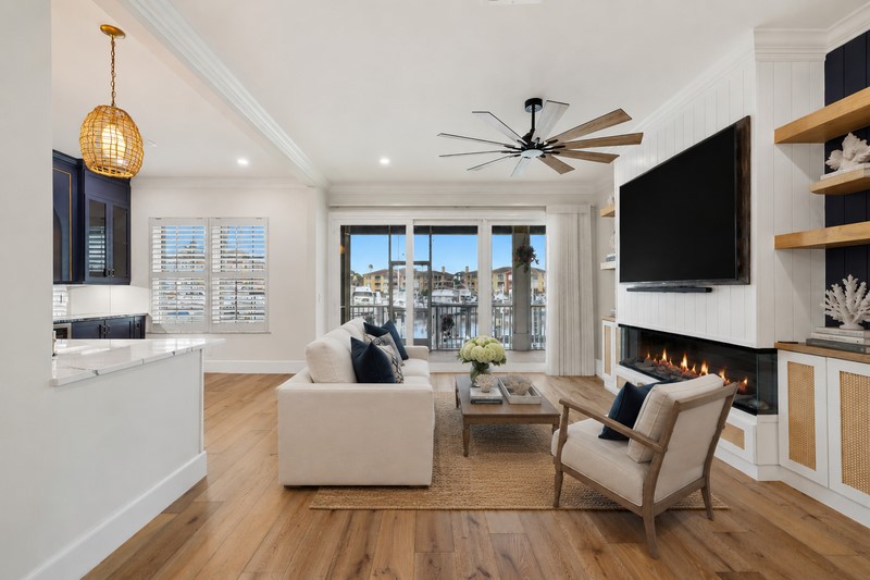 5545 E Harbor Village Drive