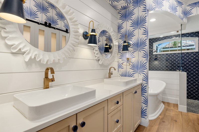 5545 E Harbor Village Drive