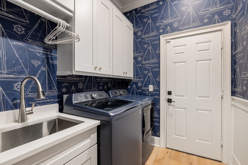 5545 E Harbor Village Drive