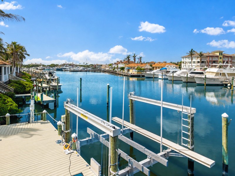 5545 E Harbor Village Drive