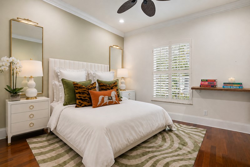 5545 E Harbor Village Drive