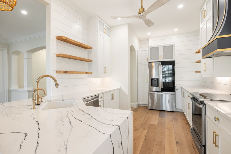 5545 E Harbor Village Drive