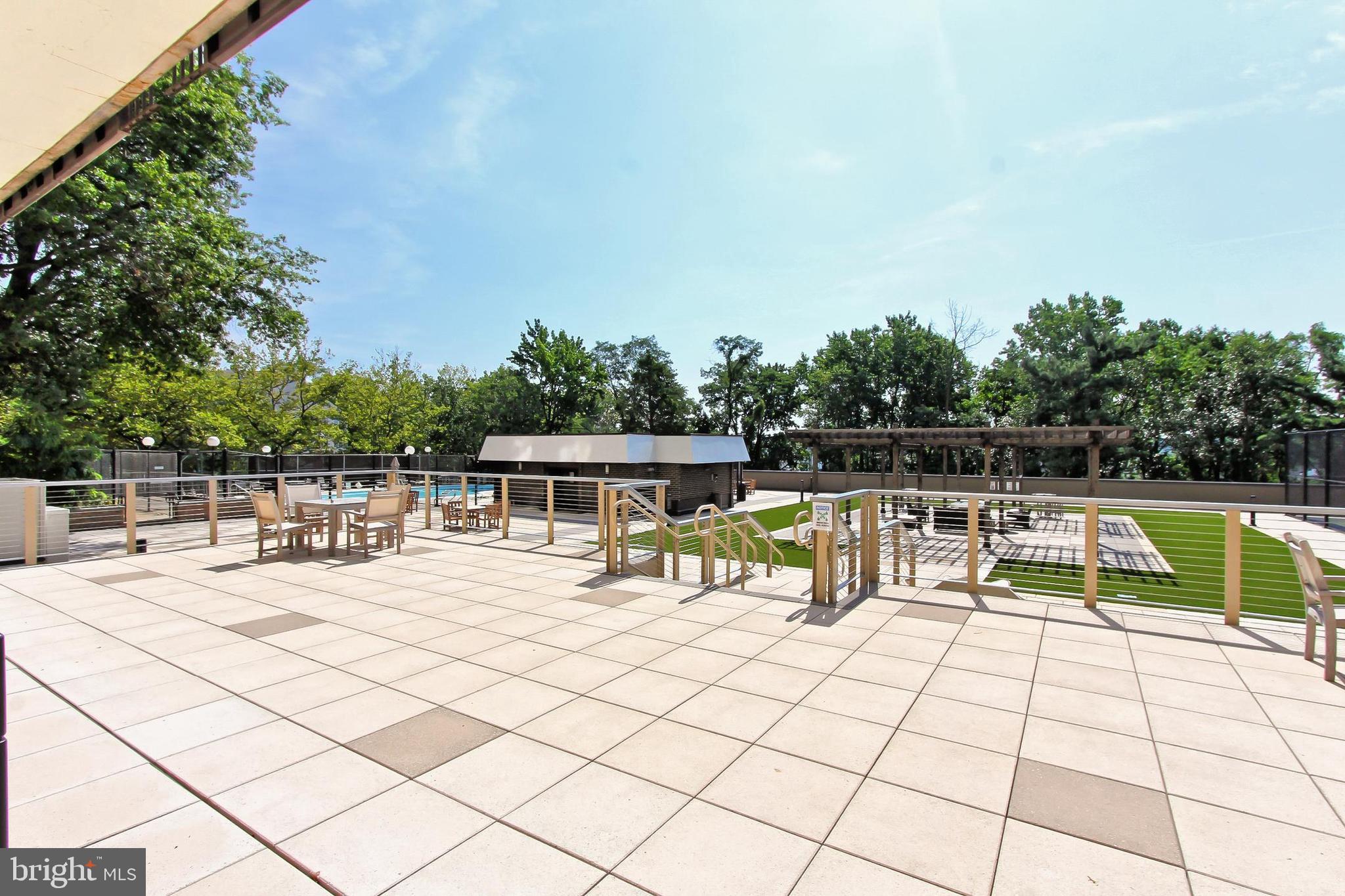 250 S Reynolds St #111