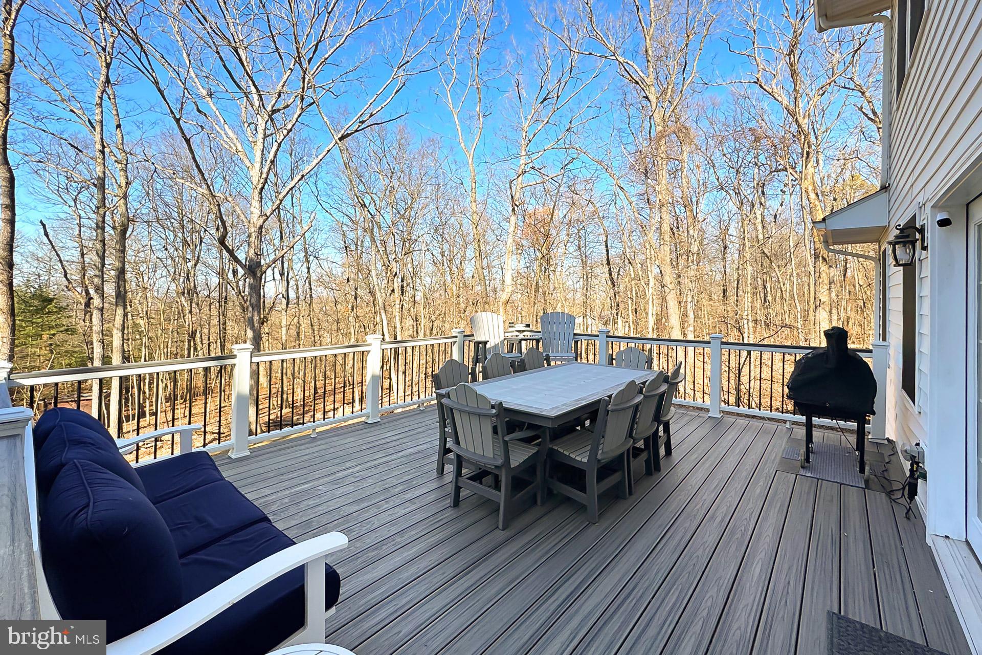 77 Balsam Ln