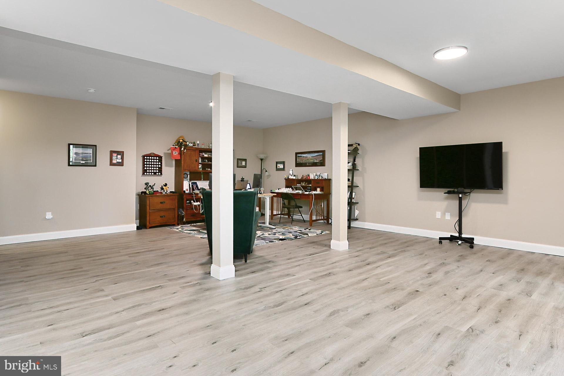 77 Balsam Ln