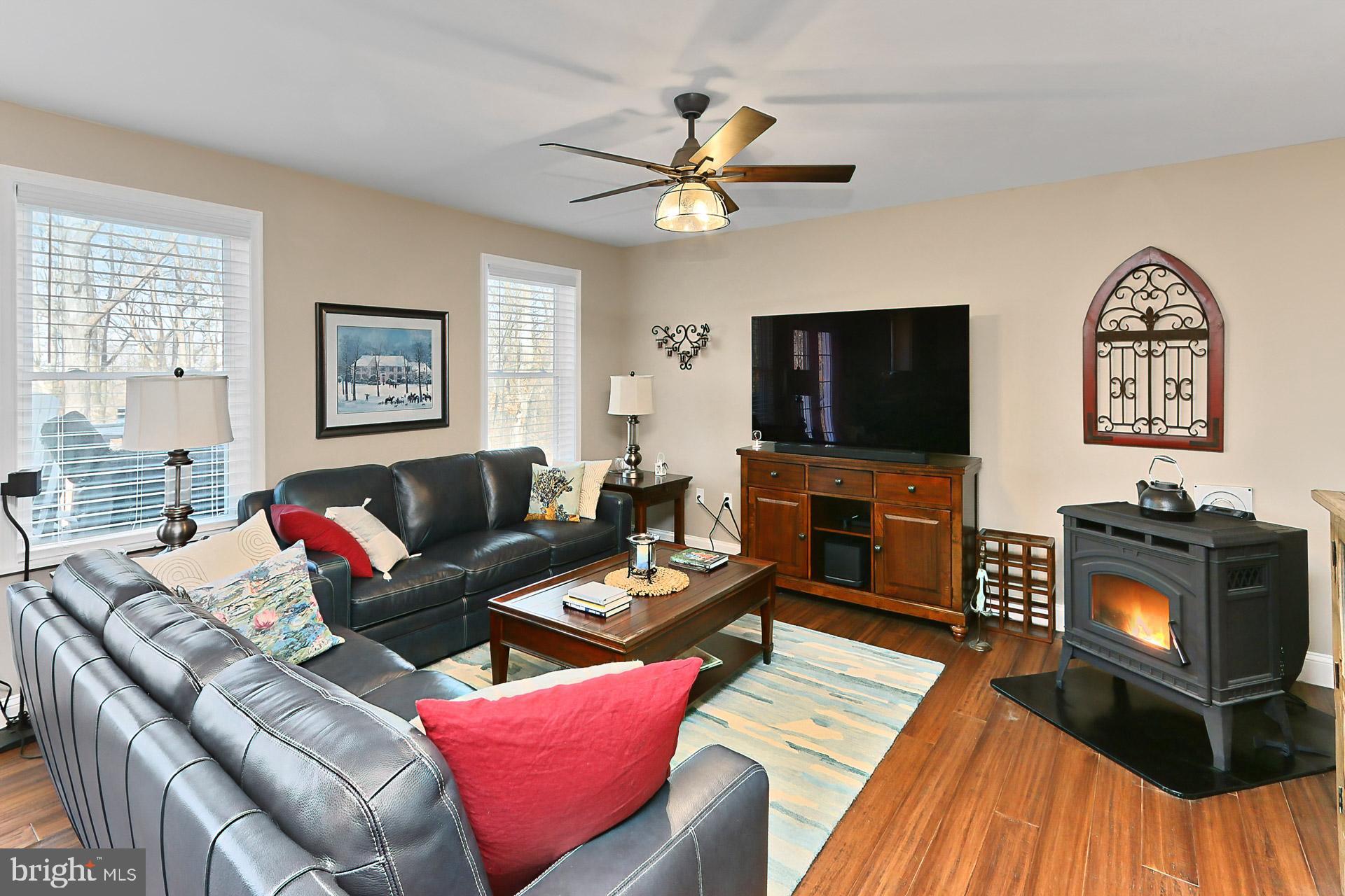 77 Balsam Ln