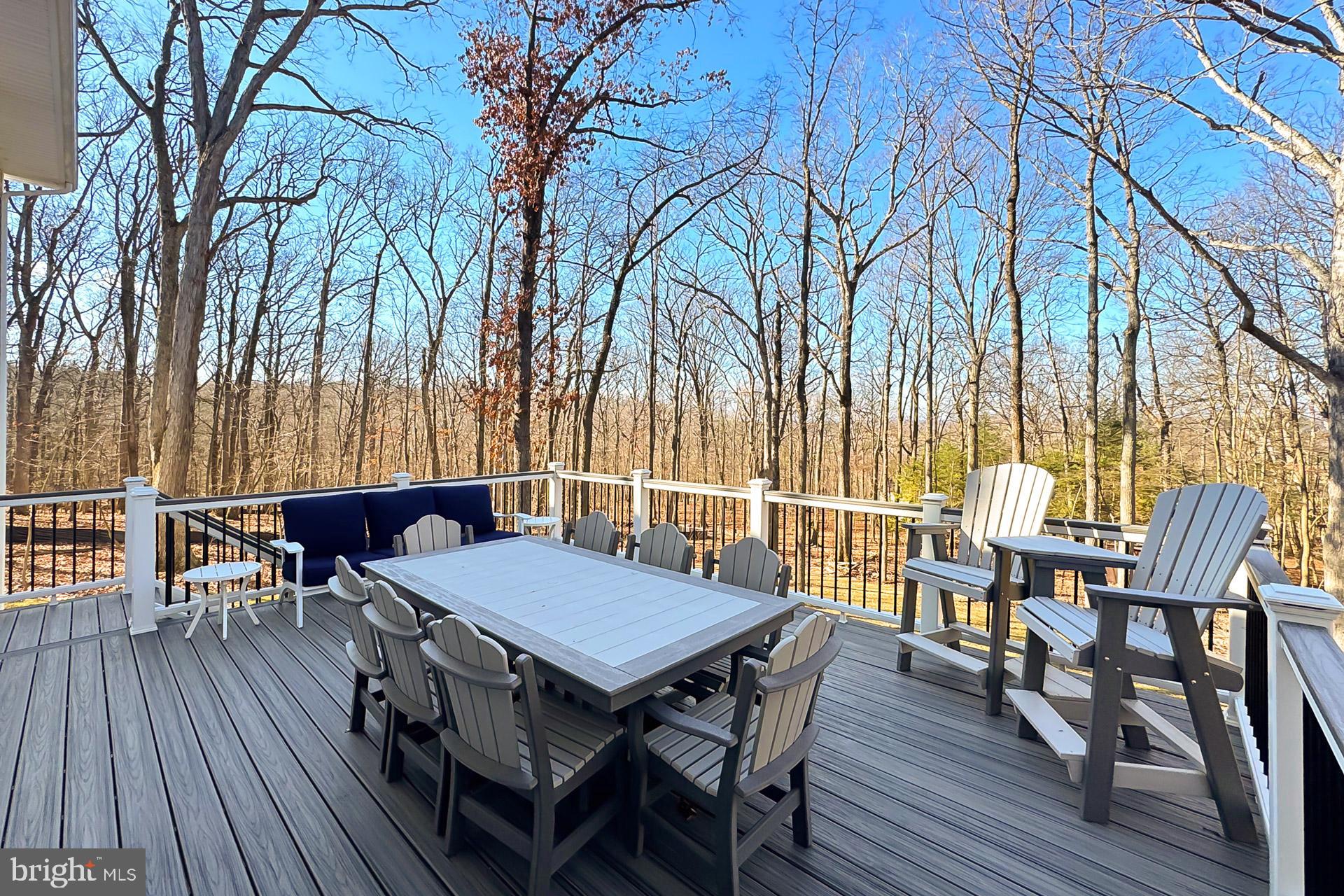 77 Balsam Ln
