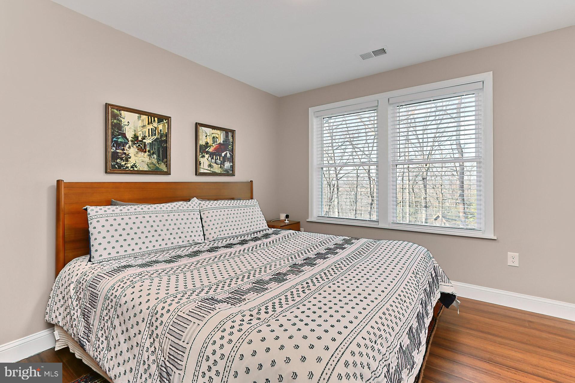 77 Balsam Ln