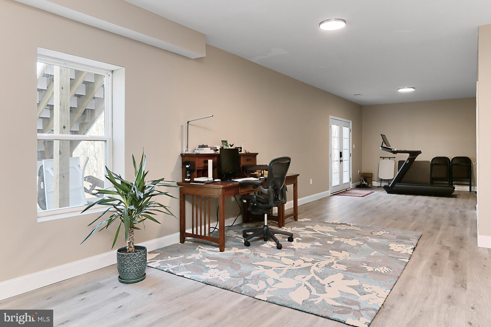 77 Balsam Ln