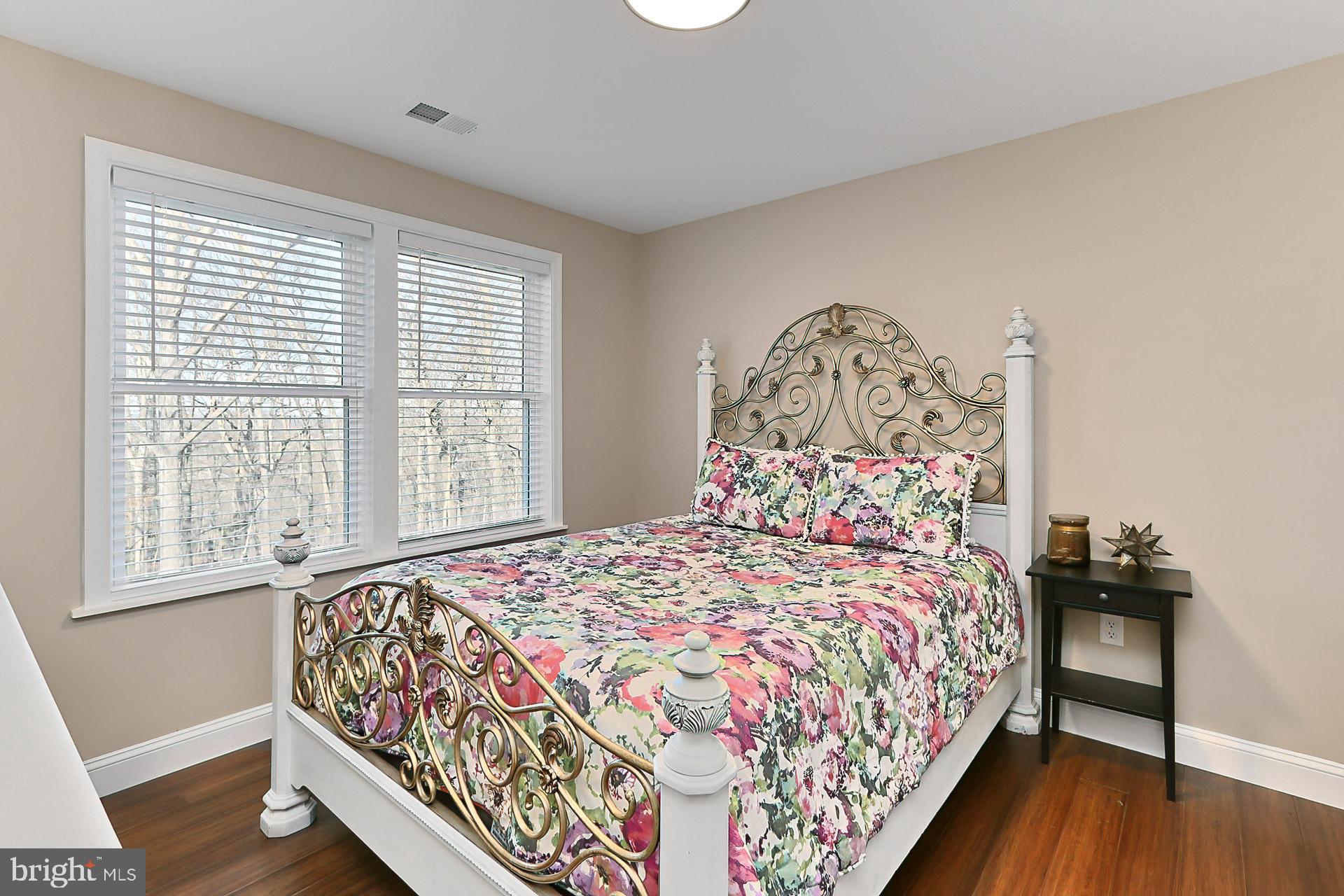 77 Balsam Ln