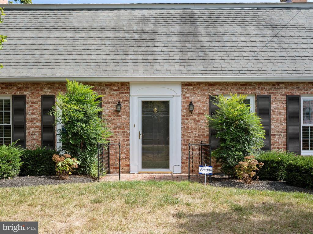 308 W MAIN STREET