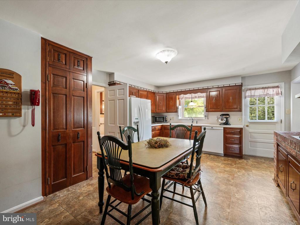308 W MAIN STREET