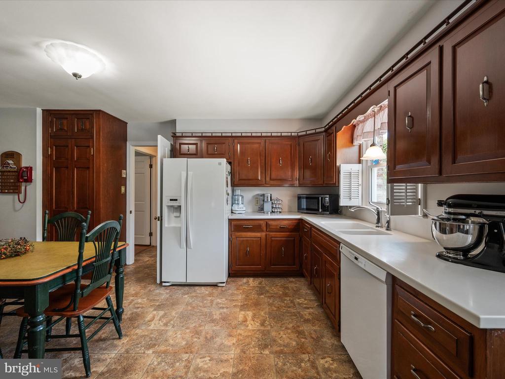 308 W MAIN STREET
