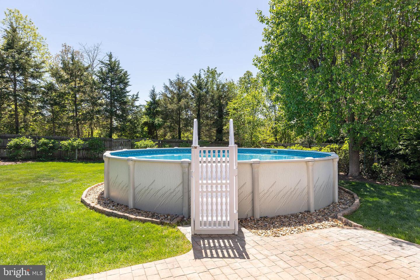 113 Lucy Long Ct