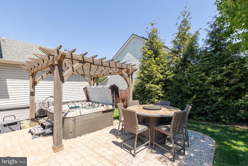 113 Lucy Long Ct