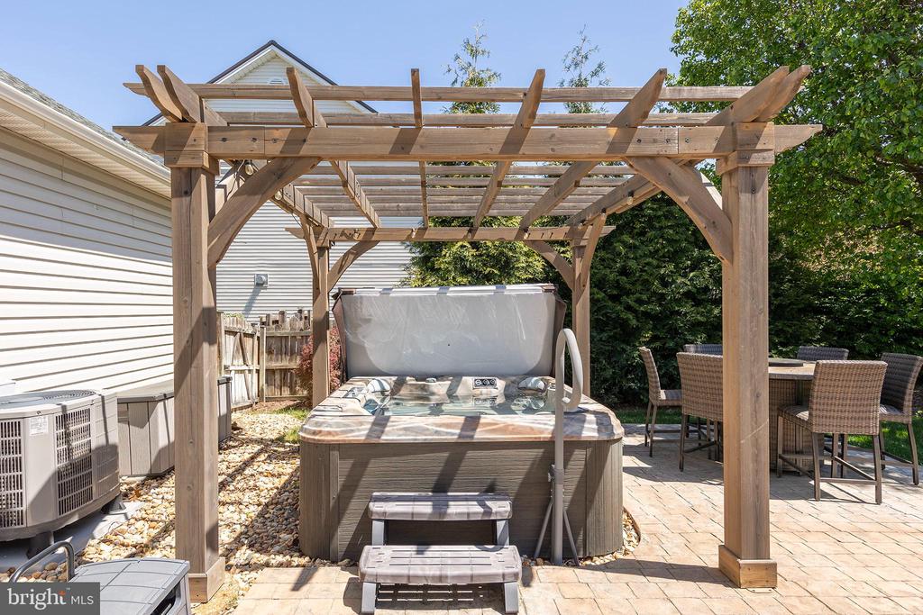 113 Lucy Long Ct