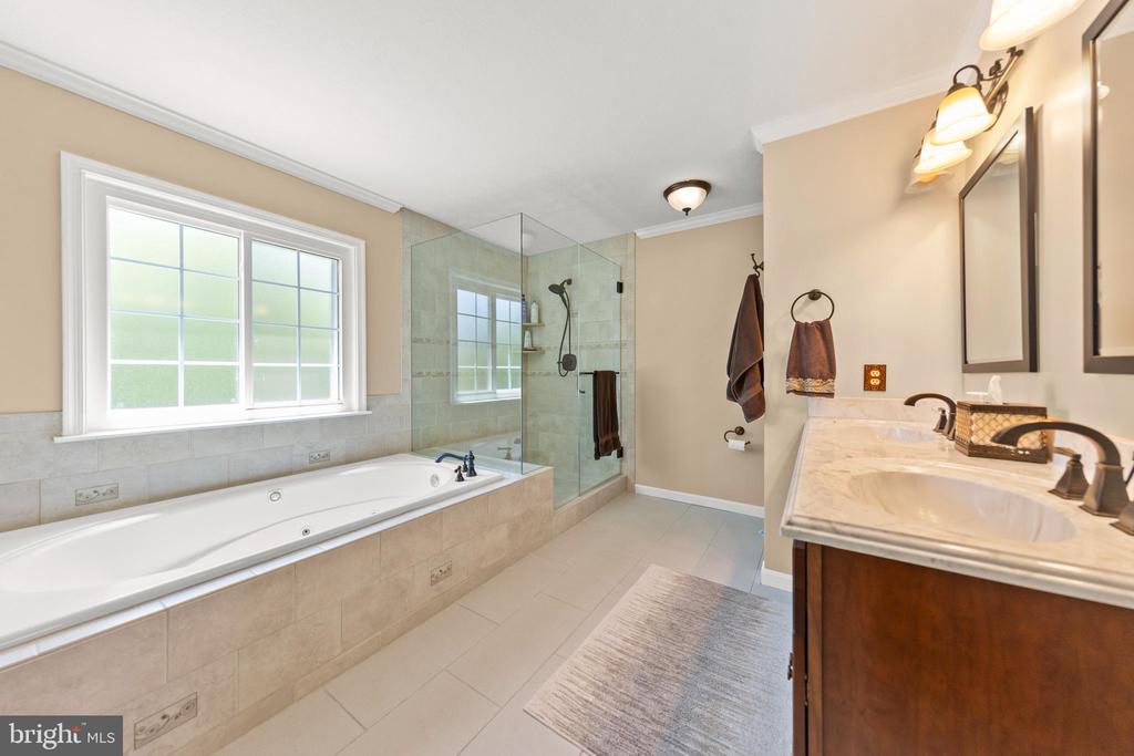 113 Lucy Long Ct