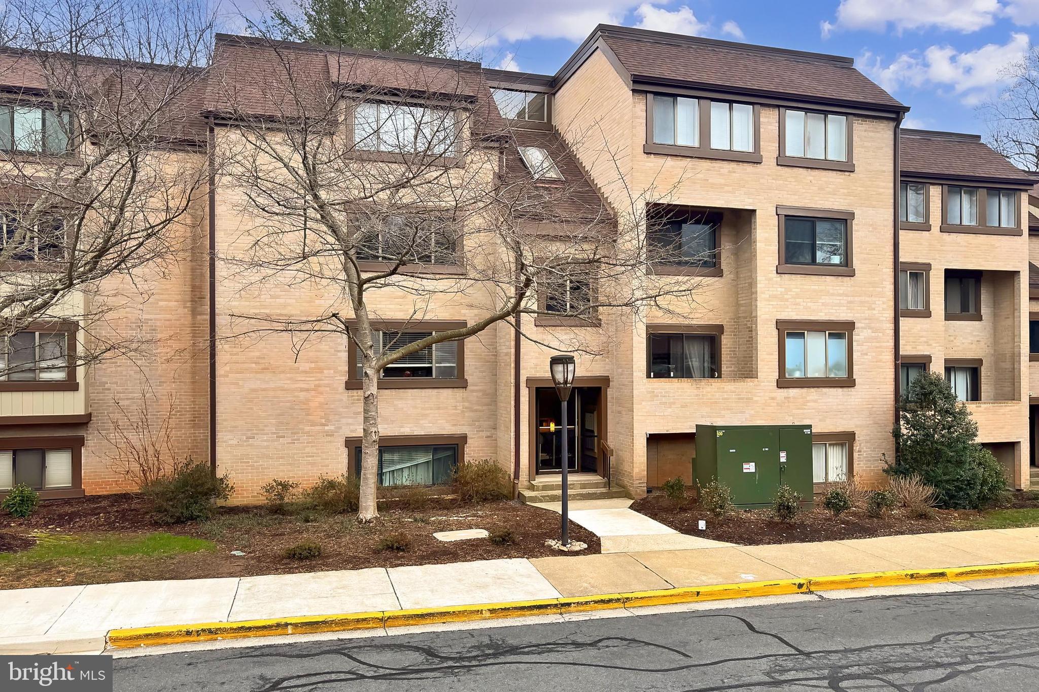 1671 Parkcrest Cir #4c/300