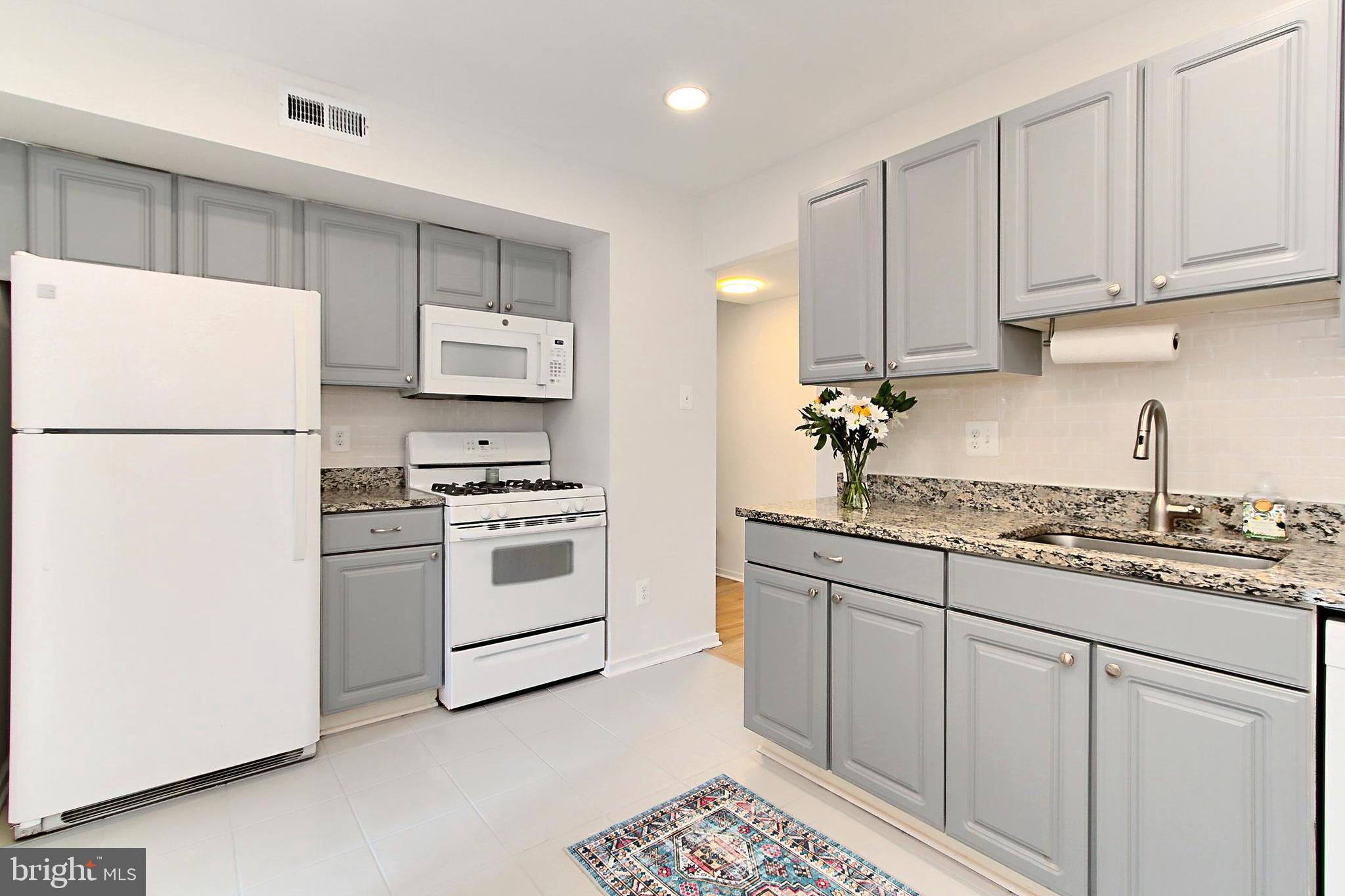 1671 Parkcrest Cir #4c/300