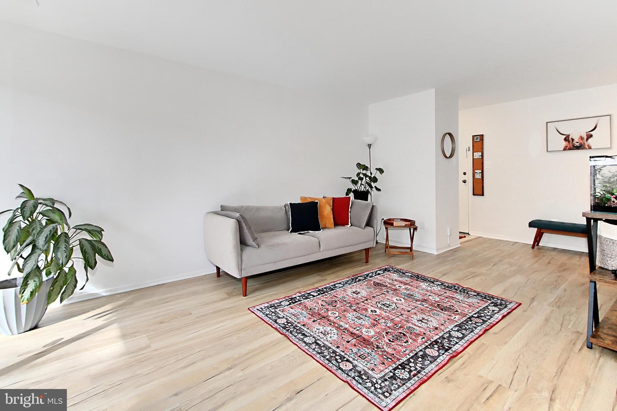1671 Parkcrest Cir #4c/300