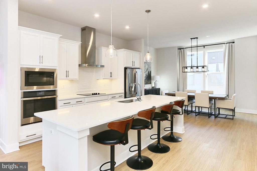 2395 Liberty Loop