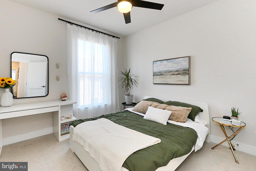2395 Liberty Loop
