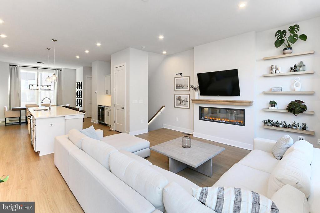 2395 Liberty Loop
