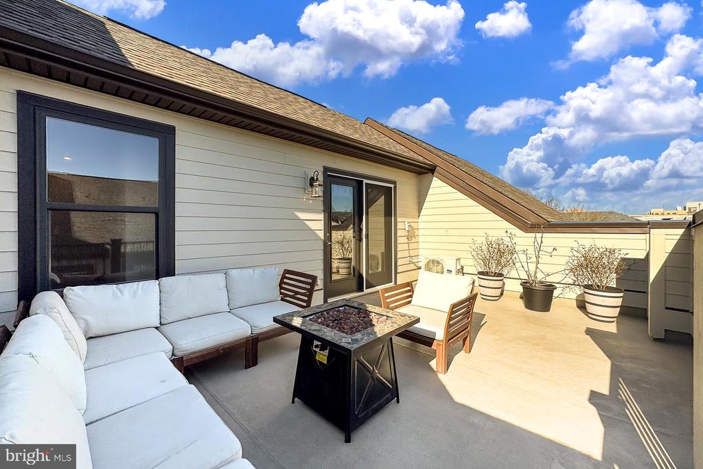 2395 Liberty Loop