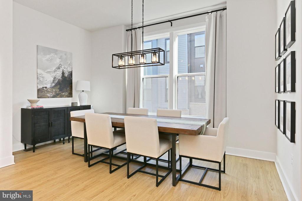 2395 Liberty Loop