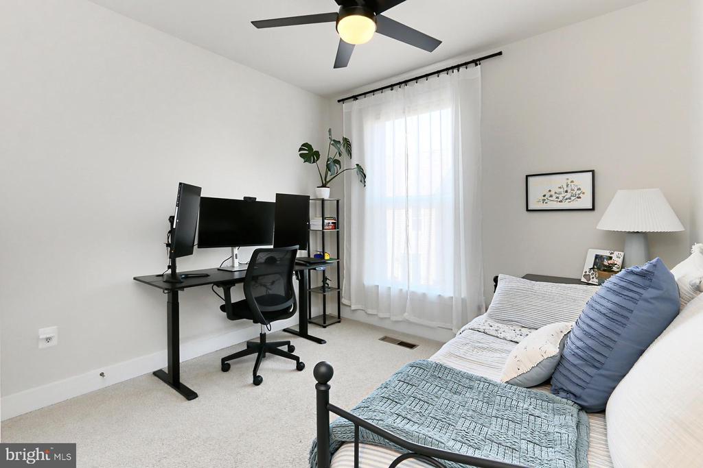 2395 Liberty Loop