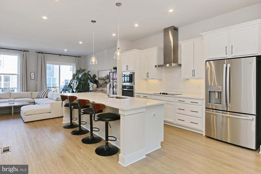 2395 Liberty Loop