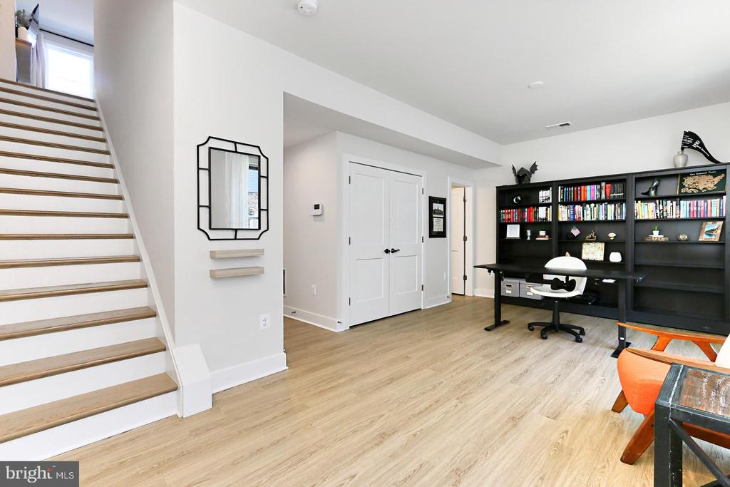 2395 Liberty Loop