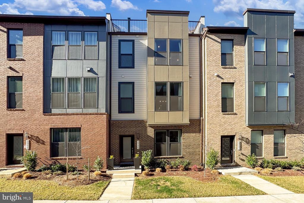 2395 Liberty Loop