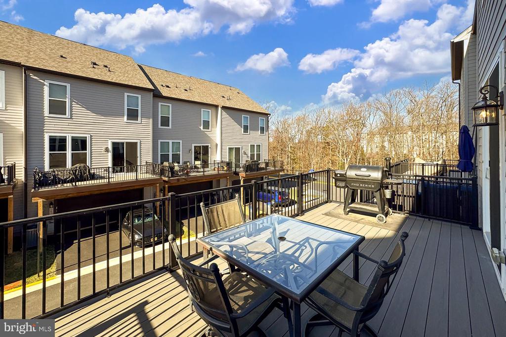 2395 Liberty Loop