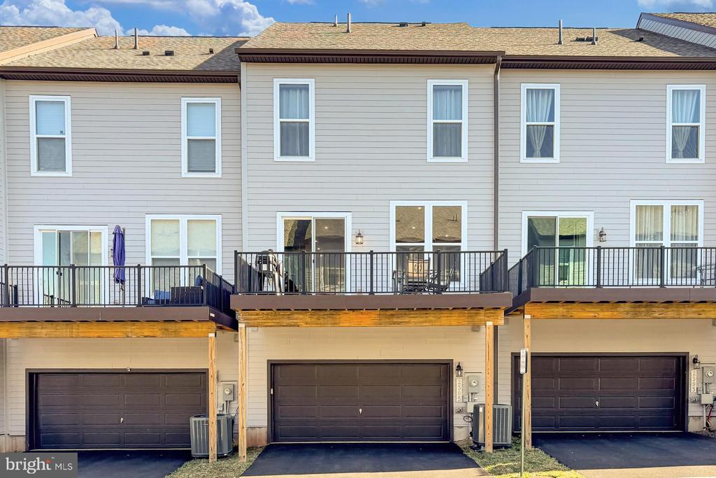 2395 Liberty Loop