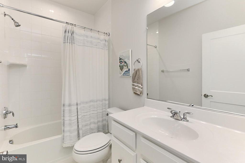 2395 Liberty Loop